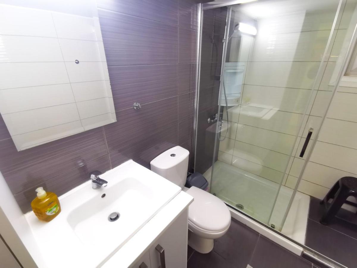 Beach-A-Holic Apartment, 2 Min Distance From Larnaca Marina Exteriér fotografie